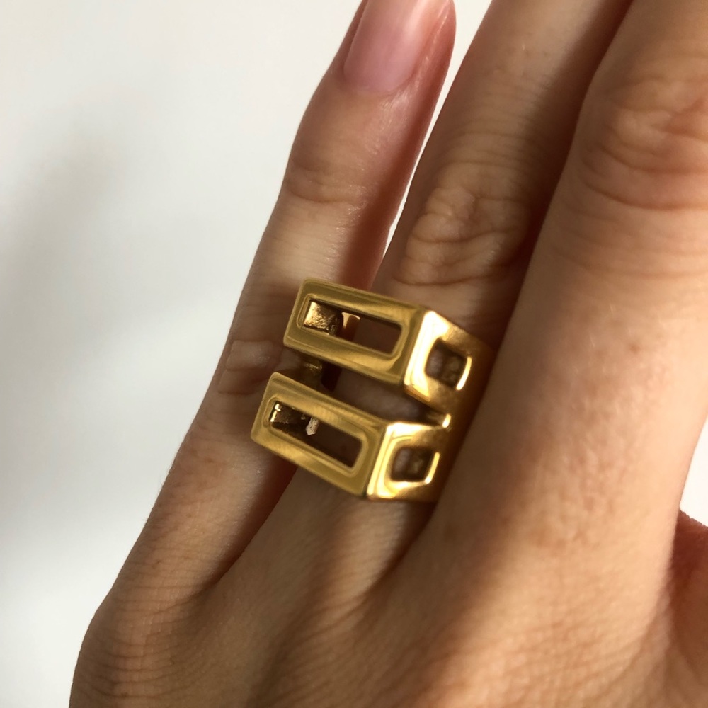 Chloe ring